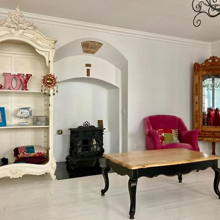 Shabby Chic - Apartment In The Heart Of Vilnius Old Town Exterior foto