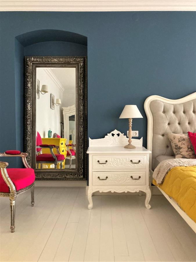Shabby Chic - Apartment In The Heart Of Vilnius Old Town Exterior foto