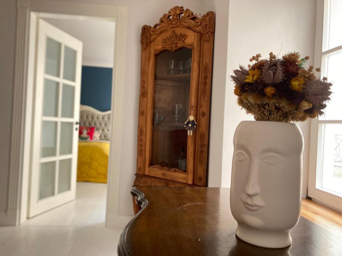 Shabby Chic - Apartment In The Heart Of Vilnius Old Town Exterior foto